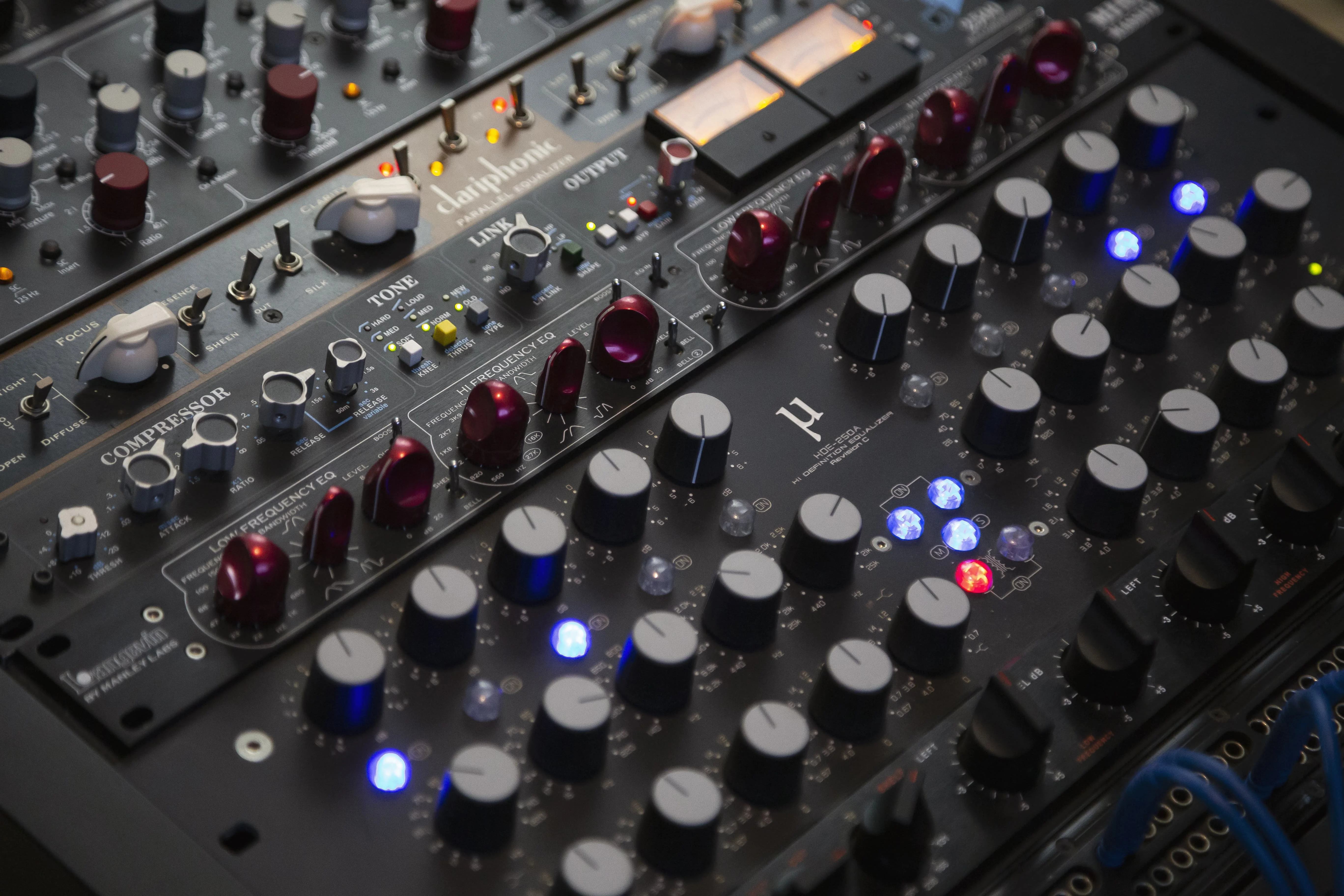 Parte de la cadena analógica, clariphonic, api 2500, mini massive, car HDE250A